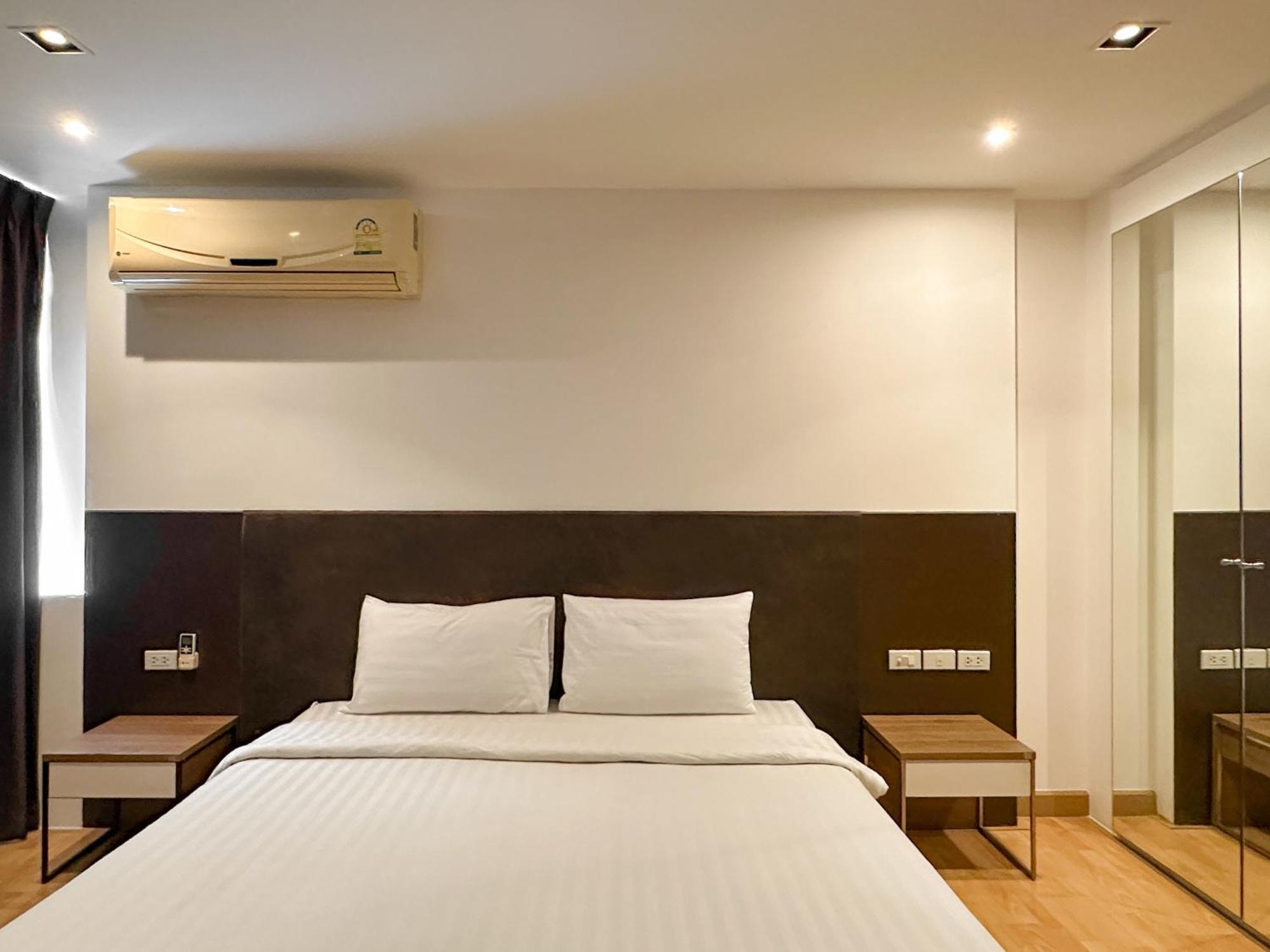 Nantiruj Tower - นันทิรุจ ทาวเวอร์ เซอร์วิสอพาร์ทเม้นท์ สุขุมวิท ซอย 8 Lejlighed Bangkok Eksteriør billede