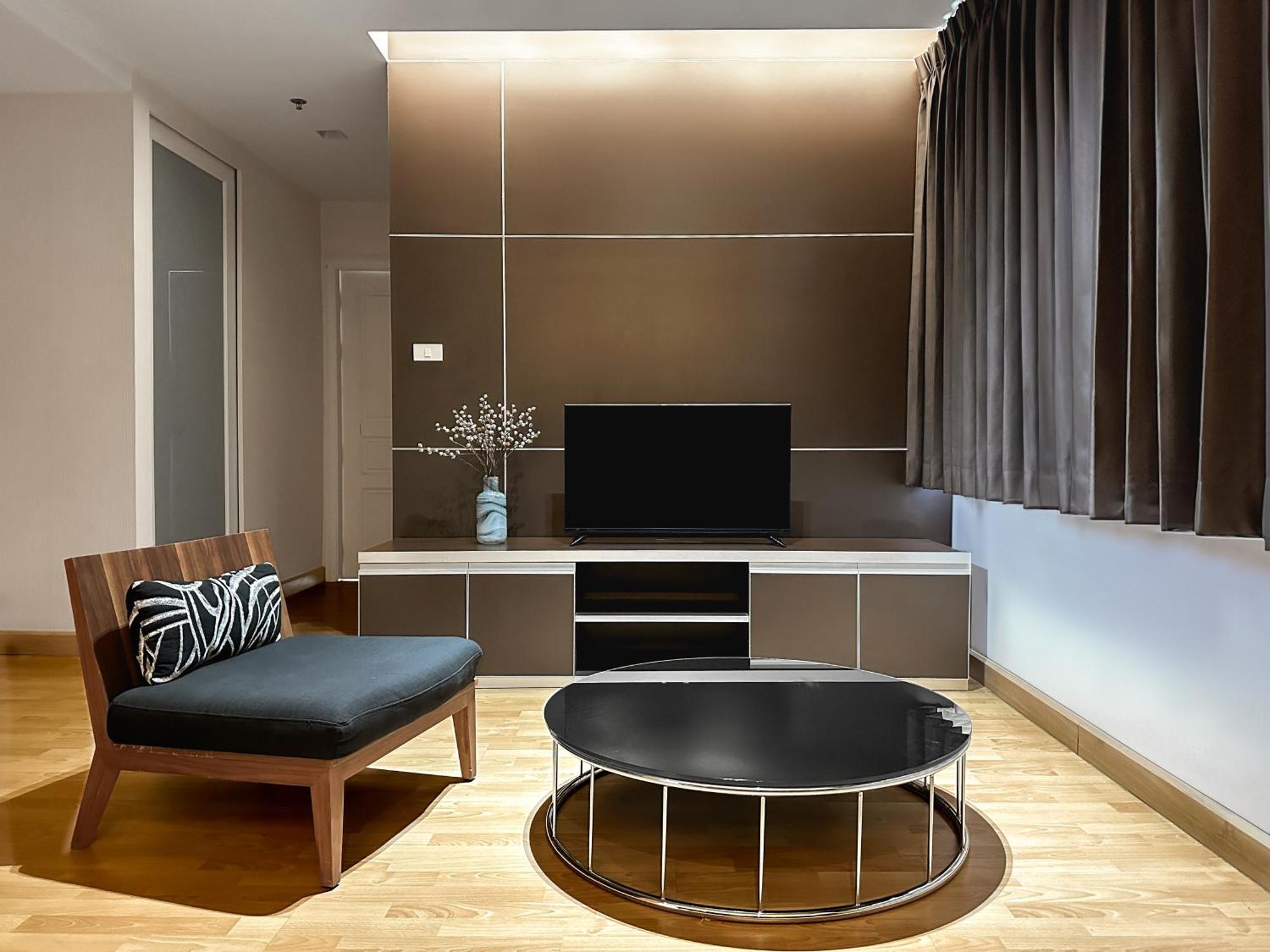 Nantiruj Tower - นันทิรุจ ทาวเวอร์ เซอร์วิสอพาร์ทเม้นท์ สุขุมวิท ซอย 8 Lejlighed Bangkok Eksteriør billede